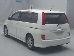 TOYOTA ISIS 4WD 2009