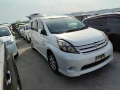 TOYOTA ISIS 4WD 2009