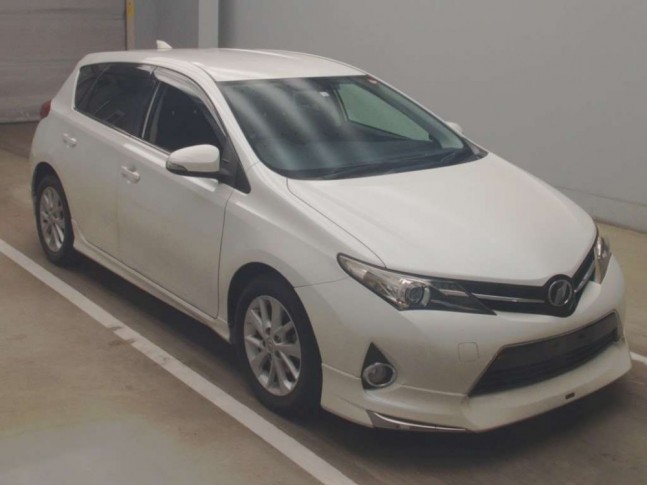 TOYOTA AURIS 150X S Package 2013