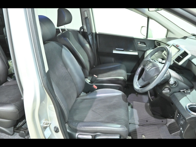 HONDA FREED 4WD G Aero 6seats 2014